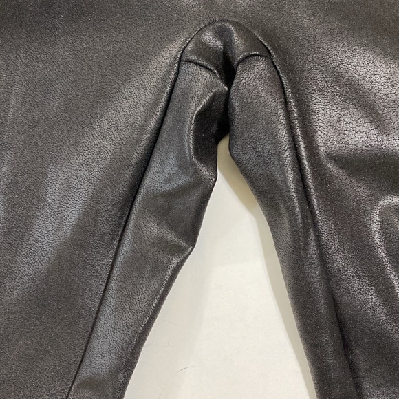 Spanx Faux Leather Leggings Black with Sub-Metallic Sheen Size M - Picture 5 of 7